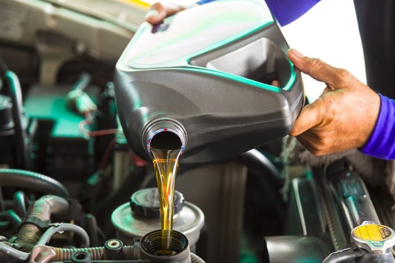 Jak dbać o silnik? Znaczenie oleju i filtracji LUTEX